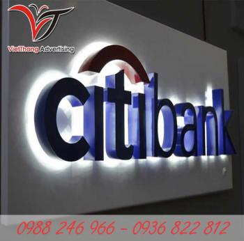 Chữ Alu hắt sáng chân chữ
