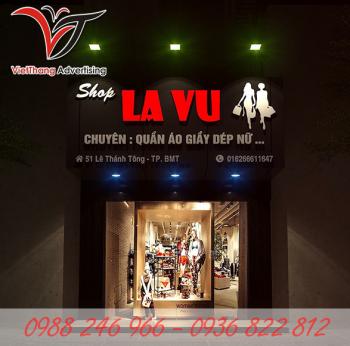 Biển Aluminum Gắn Chữ Nổi Hắt Sáng Đèn