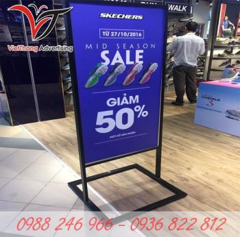 Standee giảm giá