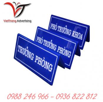 Biển chức danh mica để bàn